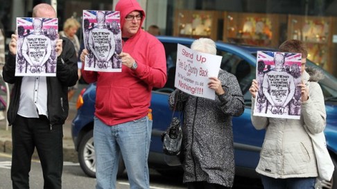 Loyalist White Line loyalist picket