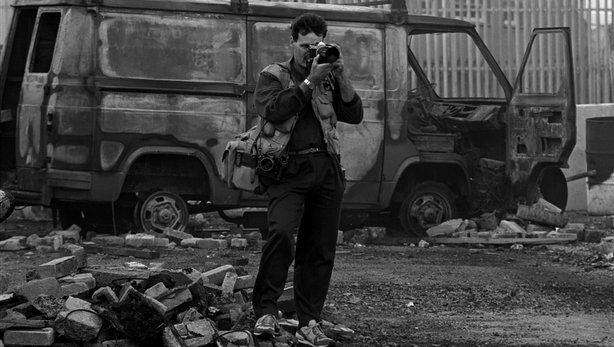 Photographer Martin Nangle a Belfast